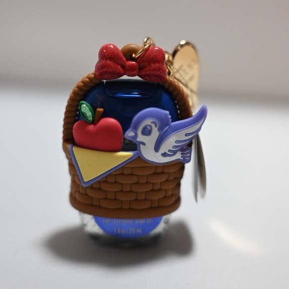 Bath & Body Works Disney Princess Snow White Pocketbac Holder Set NWT- IN HAND - Picture 2 of 7